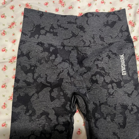 Gymshark adapt camo leggings - Picture 2 of 4